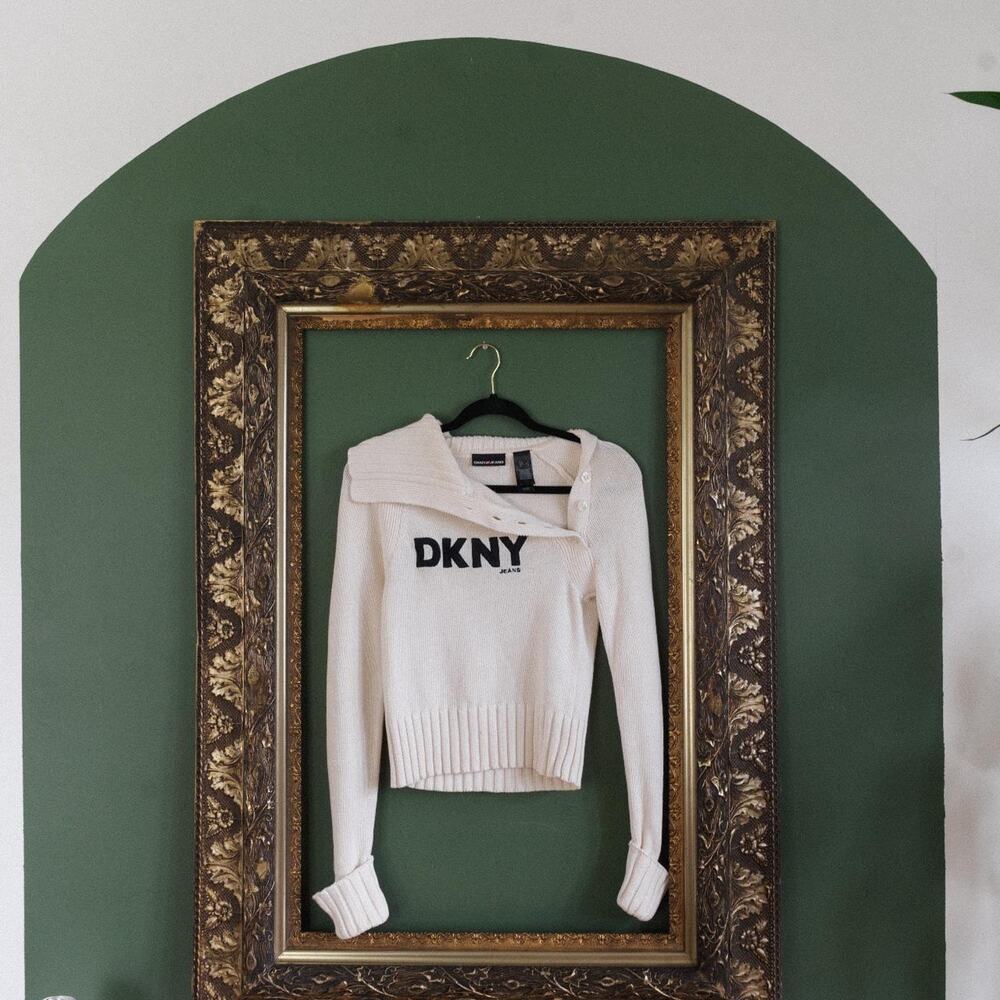 Dkny 2000s folderover sweater s